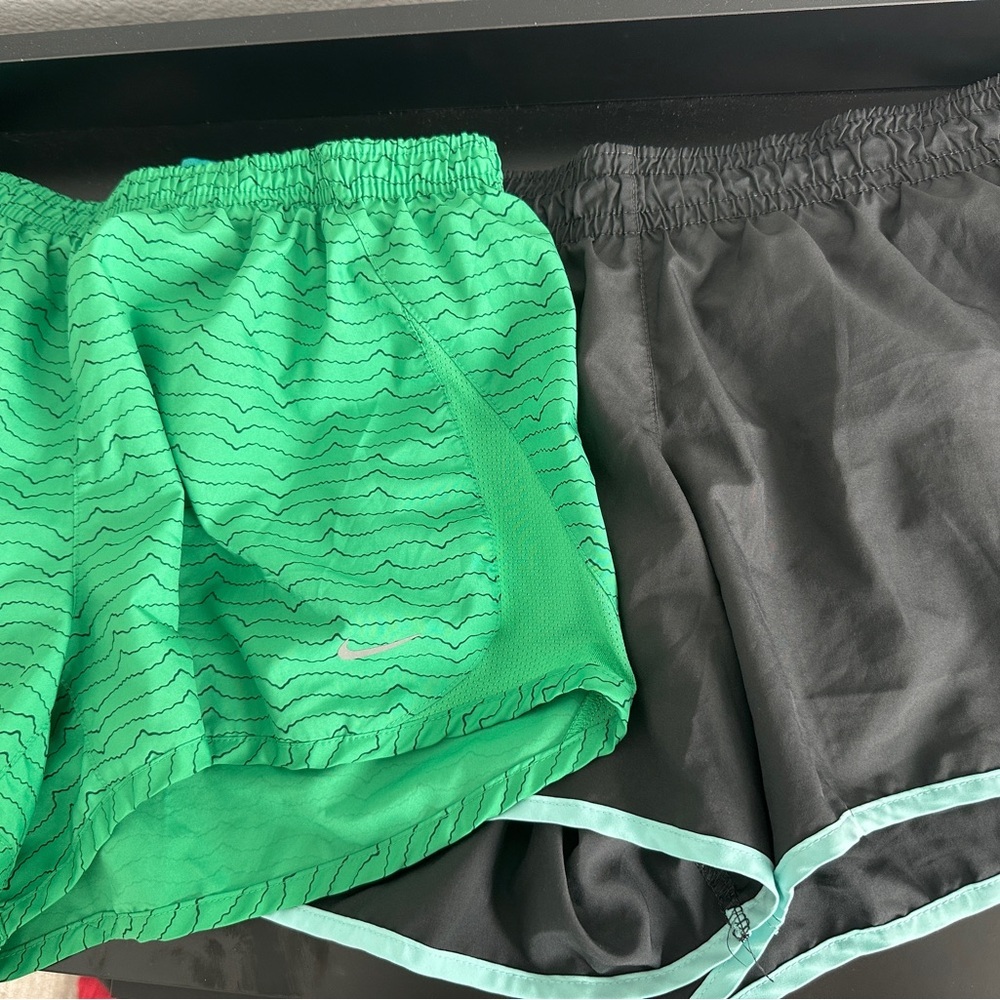 Nike Green and Gray Sports Shorts - Picture 3 of 6